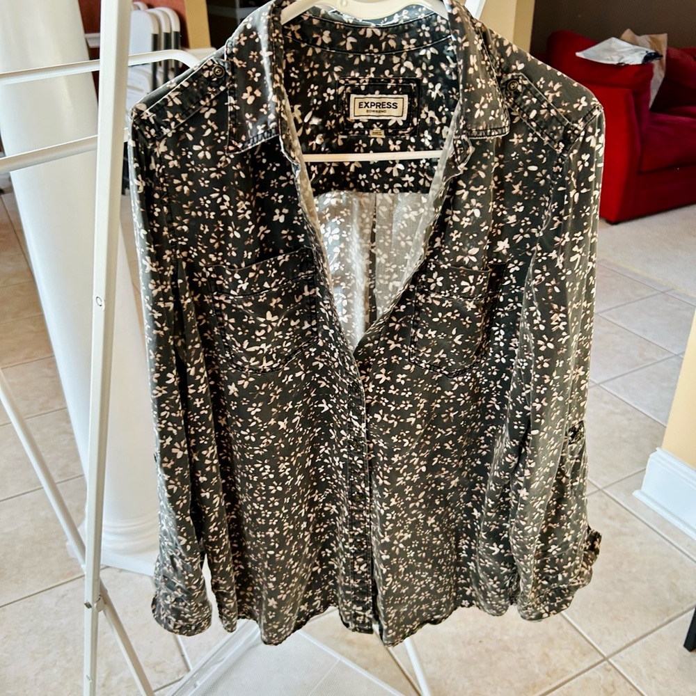 Express boyfriend button up. Floral pattern